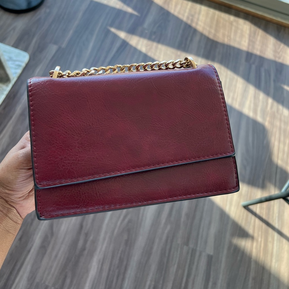 Deep red gold chain crossbody bag